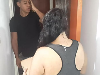 Le Chupo La Polla Al Repartidor