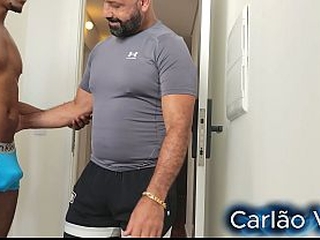 ELE CORREU PRA SENTAR PRIMEIRO NO MEU PAU